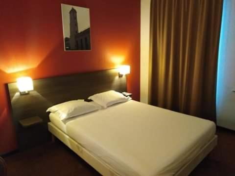 Studio Privatif Dans Hotel Residence Nimes Gare Bagian luar foto