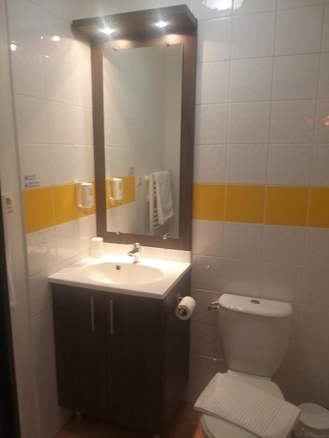 Studio Privatif Dans Hotel Residence Nimes Gare Bagian luar foto